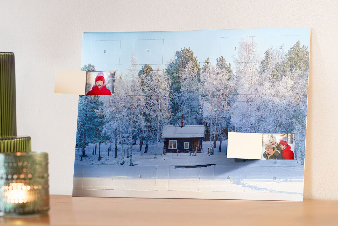 Photo d'un chalet en hiver sur un calendrier de l'Avent personnalisé avec 24 photos