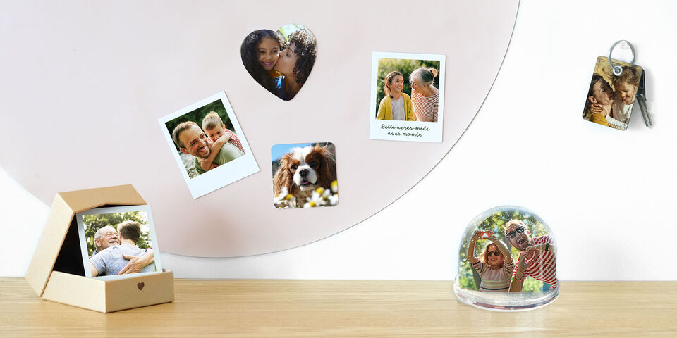 Un groupe de photos dans différents formats, capturant de beaux souvenirs.