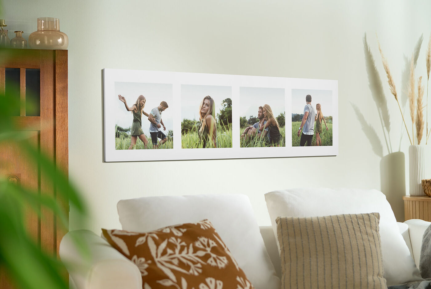 Cadre multiphotos dans un salon