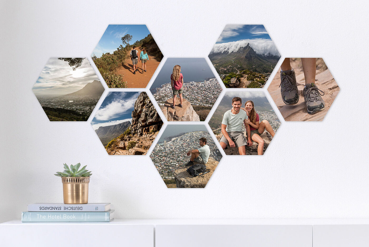 Collage d'images de souvenirs de vacances en formes hexagonales